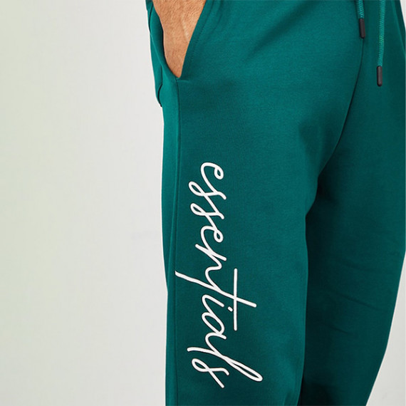 https://fineclothes.in/products/men-green-solid-relaxed-fit-cotton-joggers