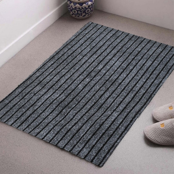 https://fineclothes.in/products/grey-black-striped-microfiber-anti-skid-door-mat