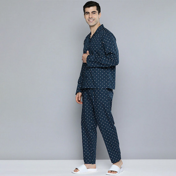 https://fineclothes.in/products/men-navy-blue-white-printed-pure-cotton-night-suit