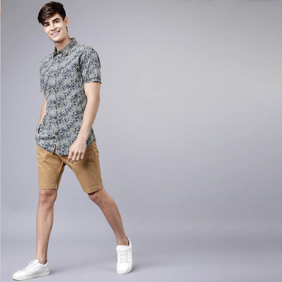 https://fineclothes.in/products/men-khaki-solid-slim-fit-regular-shorts