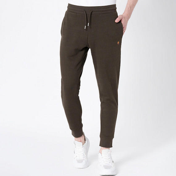 https://fineclothes.in/products/men-olive-solid-joggers