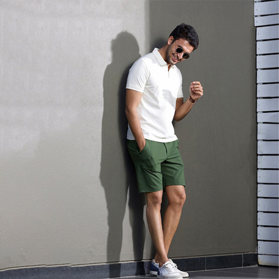 https://fineclothes.in/products/men-green-4way-stretch-chino-shorts