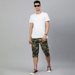 Men Olive Green & Beige Camouflage Printed Pure Cotton 3/4th Cargo Shorts