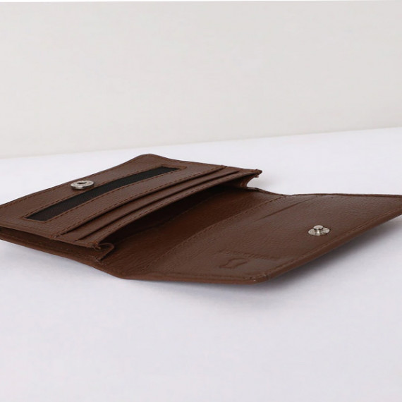 https://fineclothes.in/products/men-tan-leather-two-fold-wallet